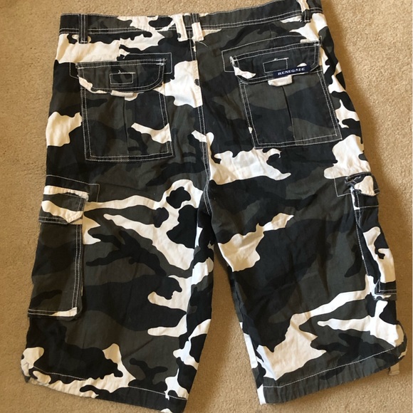 Renegade Camo Cargo Shorts Size 38 - Picture 2 of 8